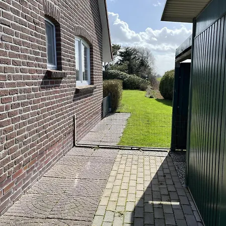 Neu Deichblick بيت للعطل